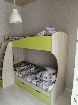 Гостиница Аура Омск Кровать в общем 8-местном номере-1